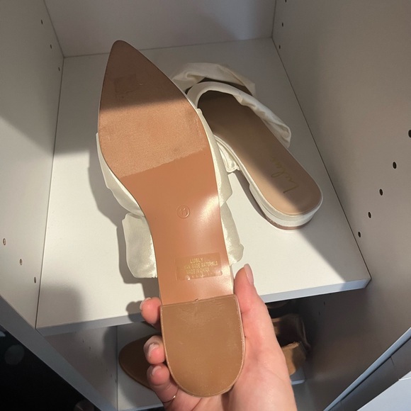 Lulus off white satin flats - Picture 3 of 5